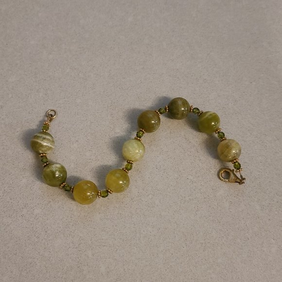Jade Colored Glass Beaded Bracelet - Picture 8 of 9